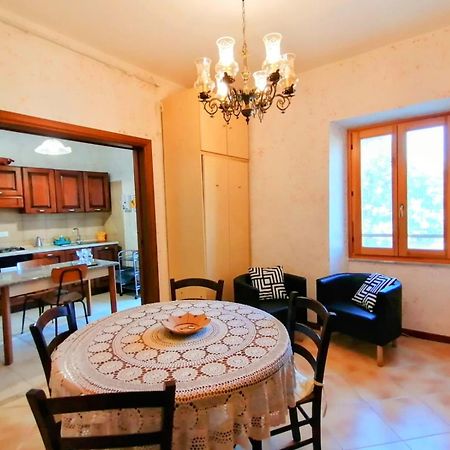 Апартаменты La Casa In Piazza Toffia Экстерьер фото