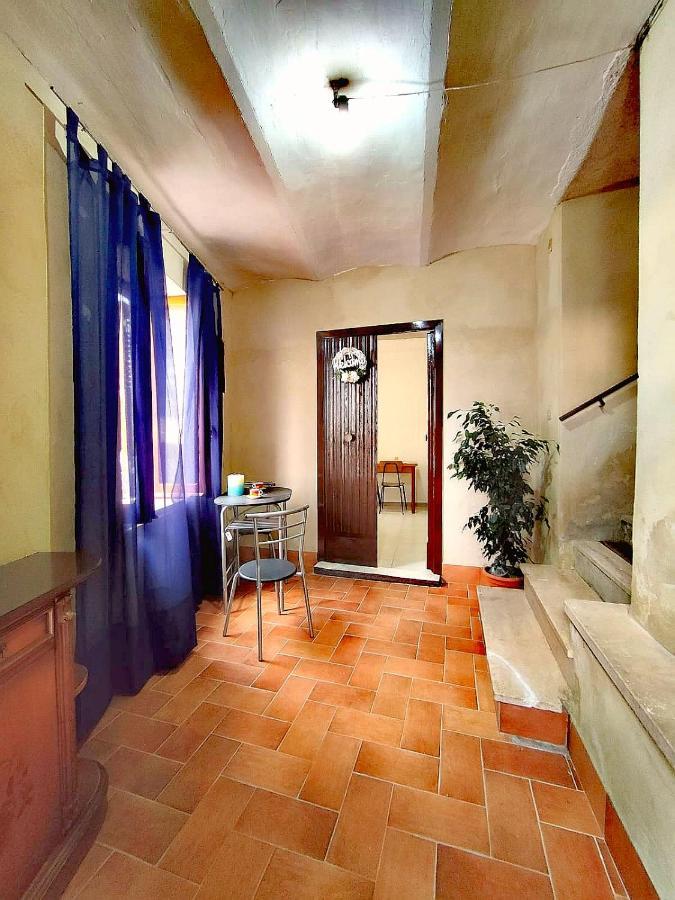 Апартаменты La Casa In Piazza Toffia Экстерьер фото