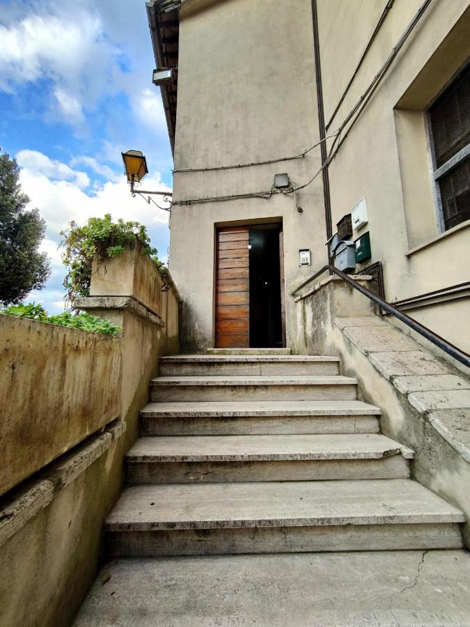 Апартаменты La Casa In Piazza Toffia Экстерьер фото