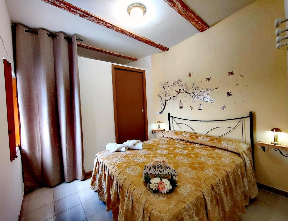 Апартаменты La Casa In Piazza Toffia Экстерьер фото